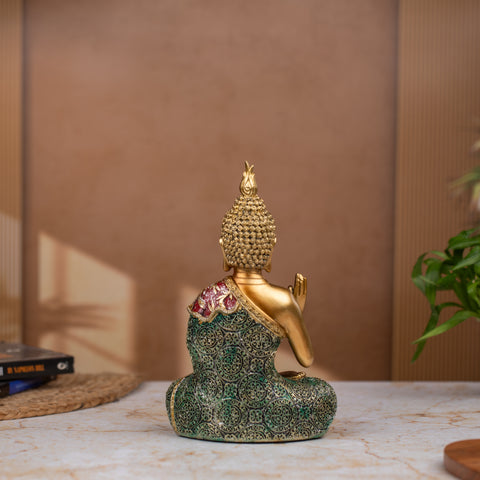 elegrant sitting buddha